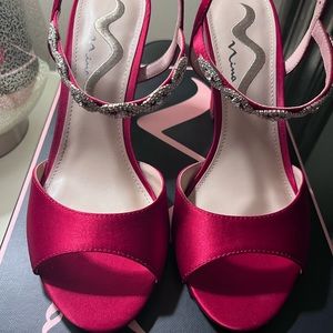 Nina Red Heels Size 8 - New With Tags (NWT)